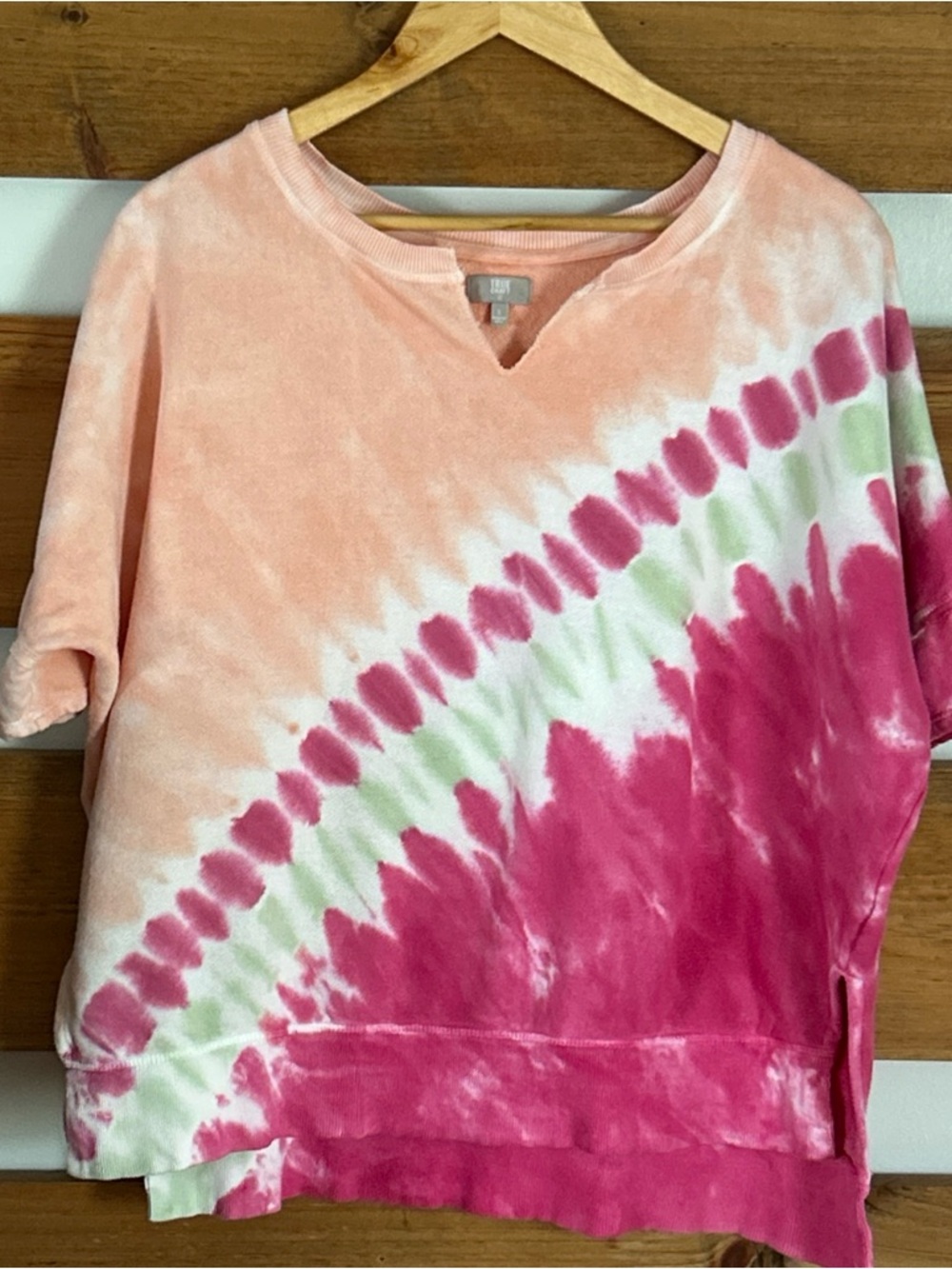 True Craft Tye-Dyed Cropped Sweatshirt Raw V-Neck Women's Size Small